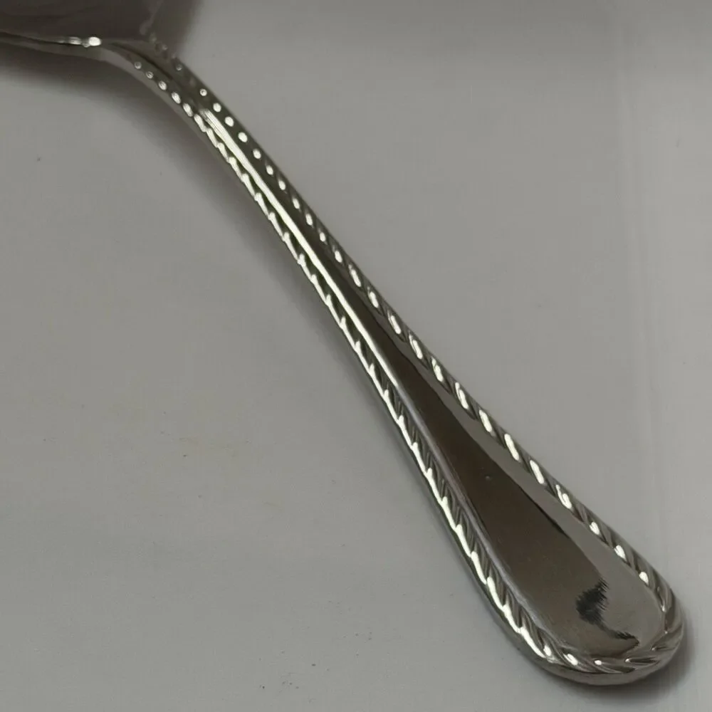 Oneida Belmont-Lyons Casserole Spoon 8 3/4” Stainless Glossy Rope Edge China